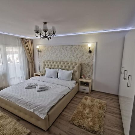 Apartament Gold Luxury Lejlighed Tîrgu Ocna Eksteriør billede