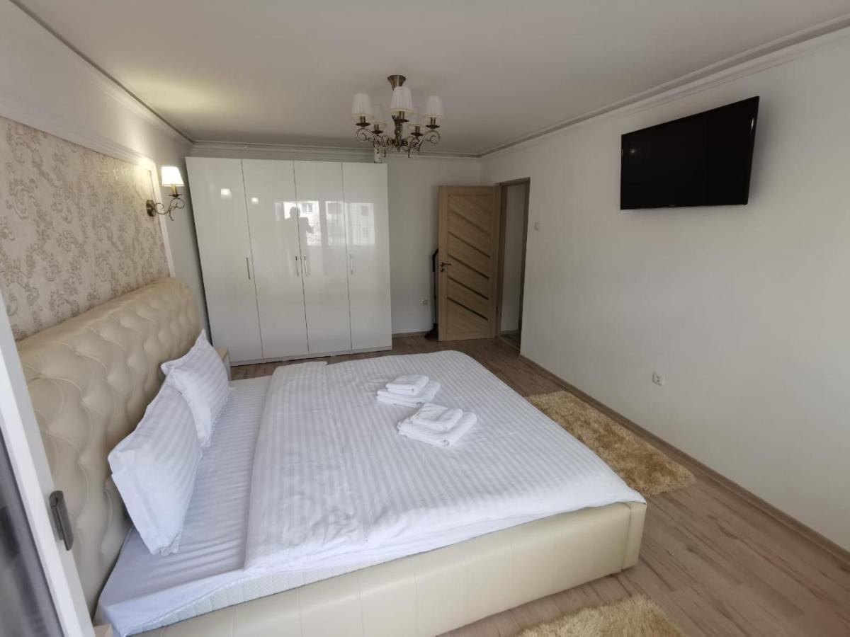 Apartament Gold Luxury Lejlighed Tîrgu Ocna Eksteriør billede