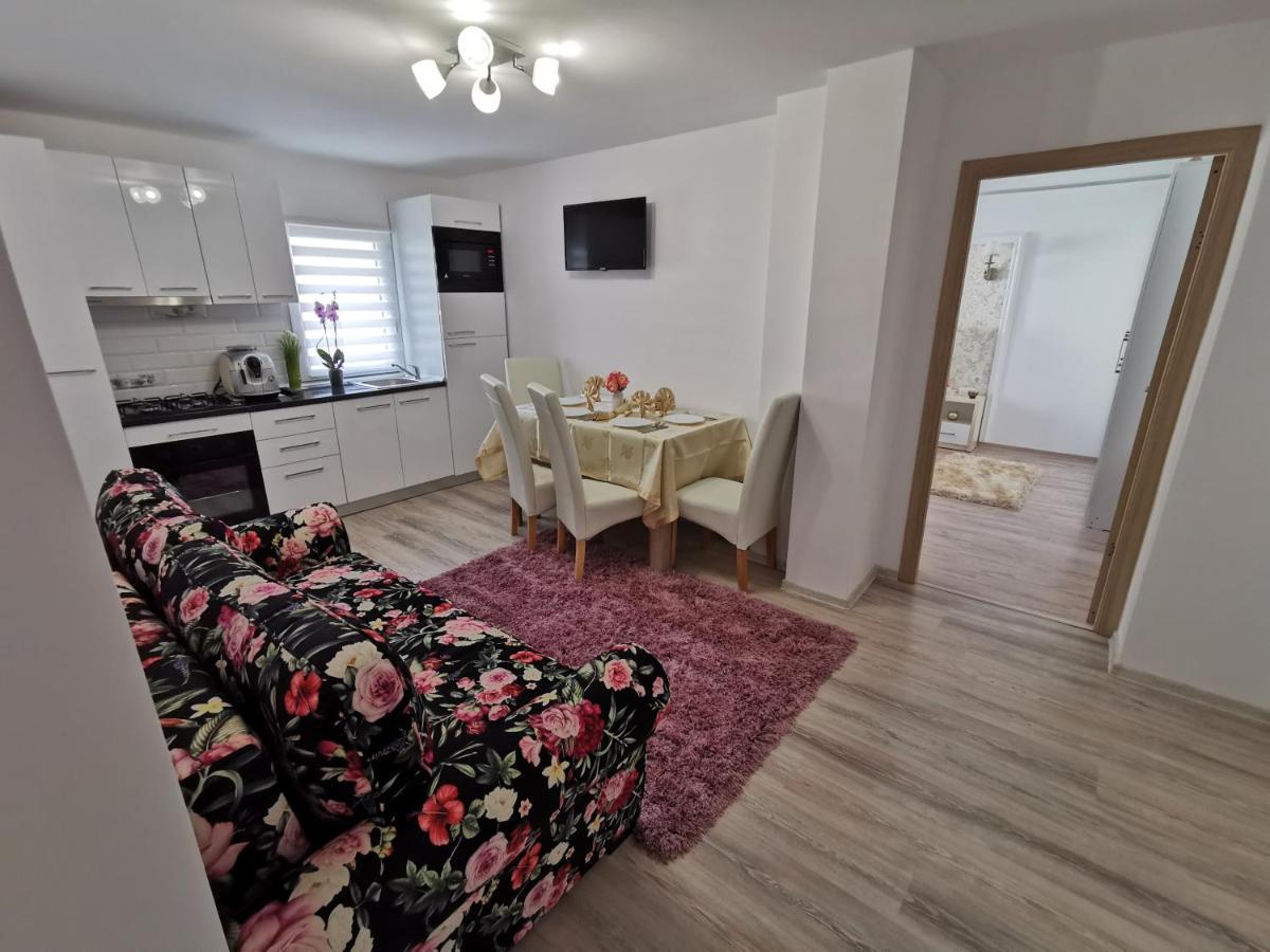 Apartament Gold Luxury Lejlighed Tîrgu Ocna Eksteriør billede