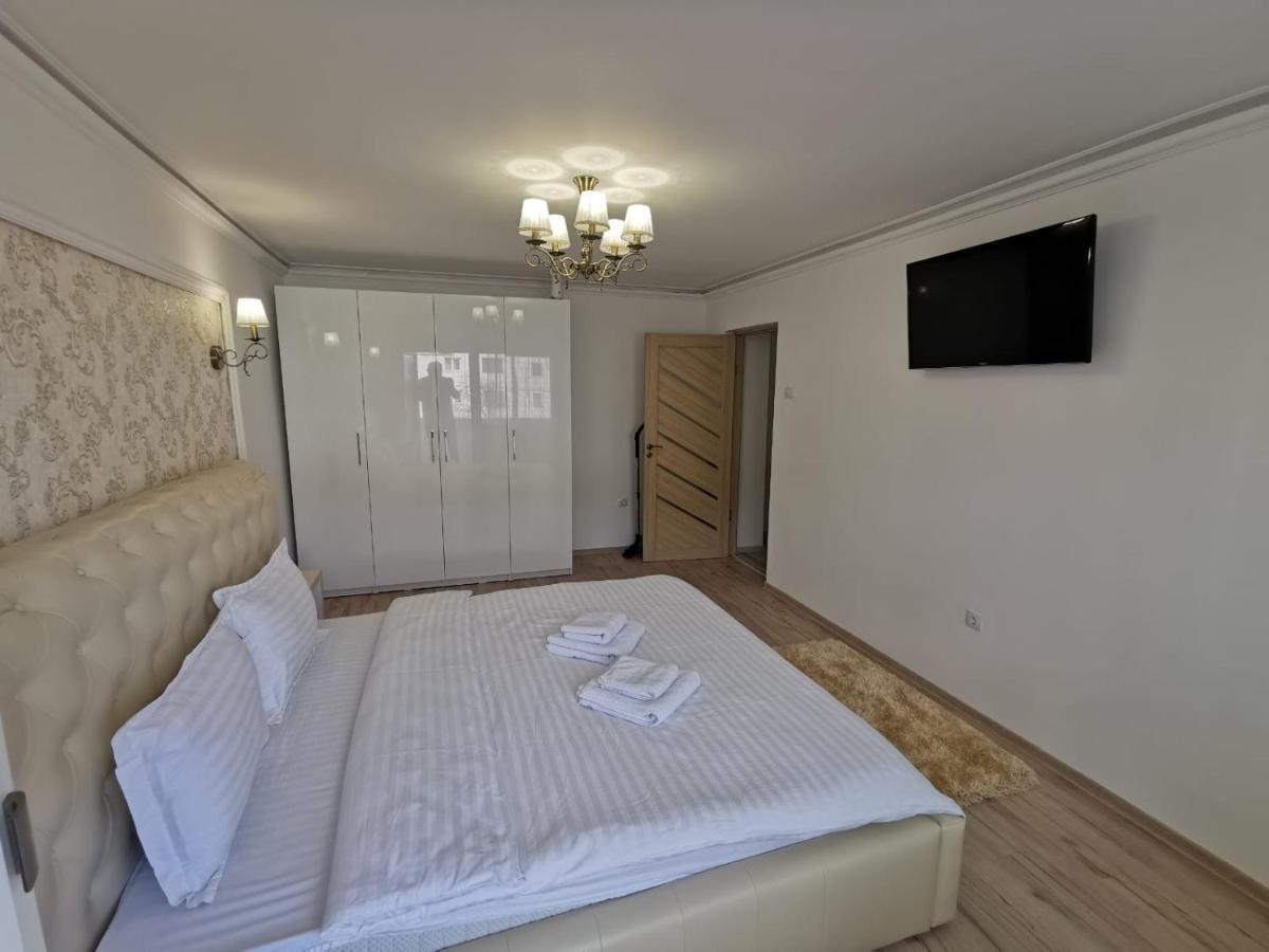 Apartament Gold Luxury Lejlighed Tîrgu Ocna Eksteriør billede