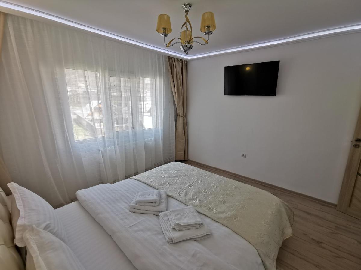 Apartament Gold Luxury Lejlighed Tîrgu Ocna Eksteriør billede